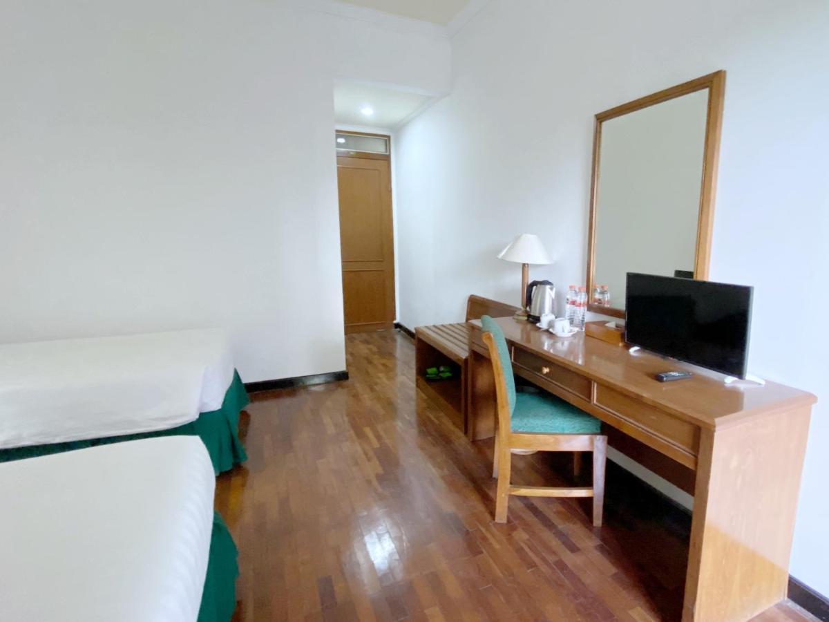 Grand Whiz Hotel Bromo Esterno foto
