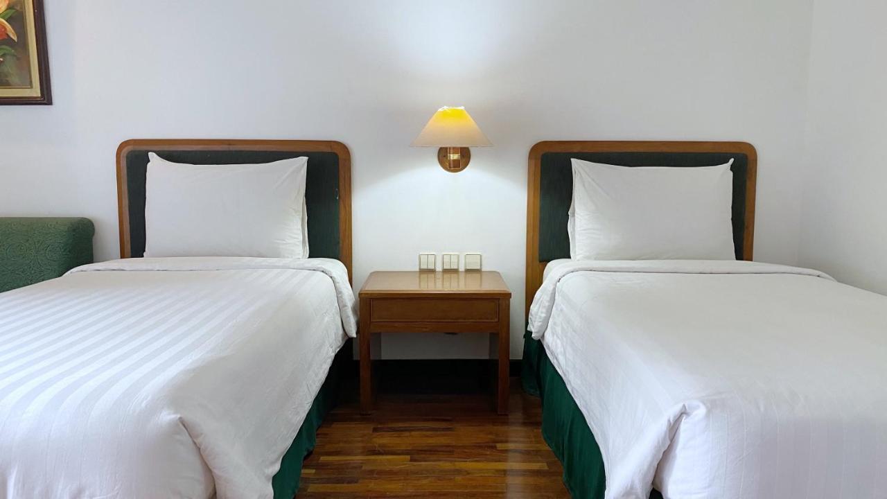 Grand Whiz Hotel Bromo Esterno foto