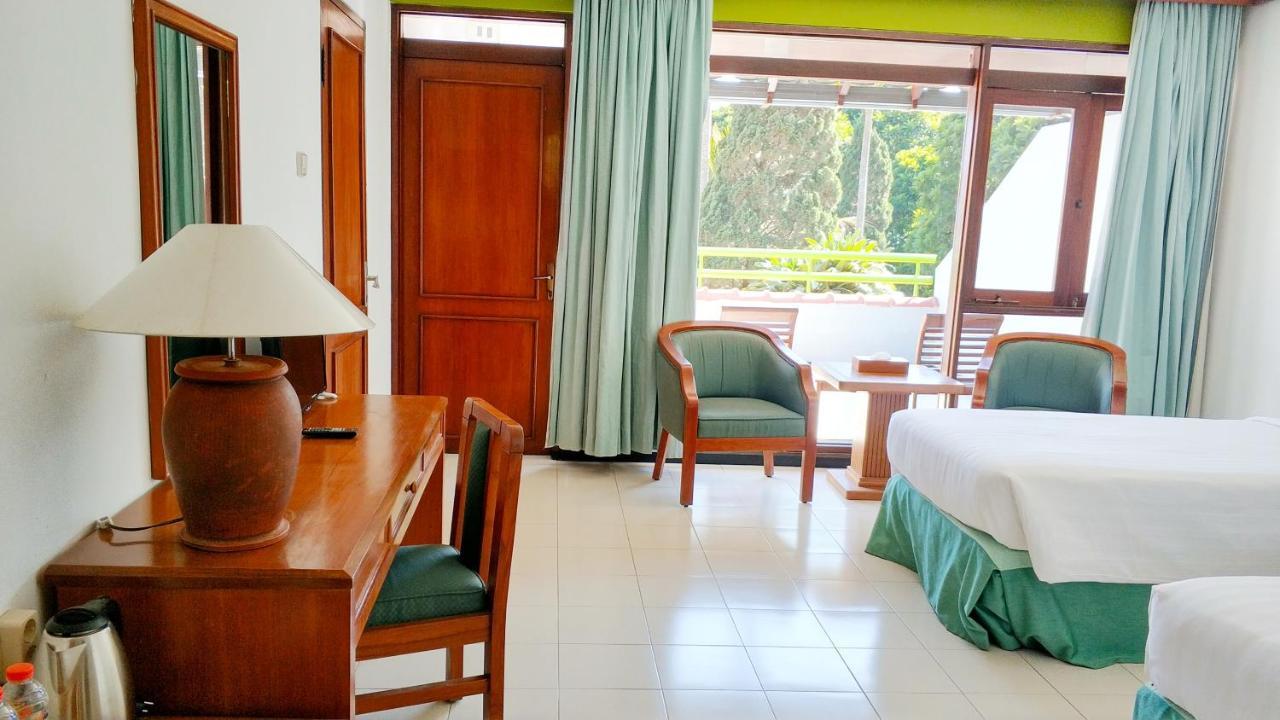 Grand Whiz Hotel Bromo Esterno foto